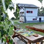 Mael Lodge