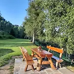 Mael Lodge *