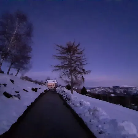 Mael بيت خشبي